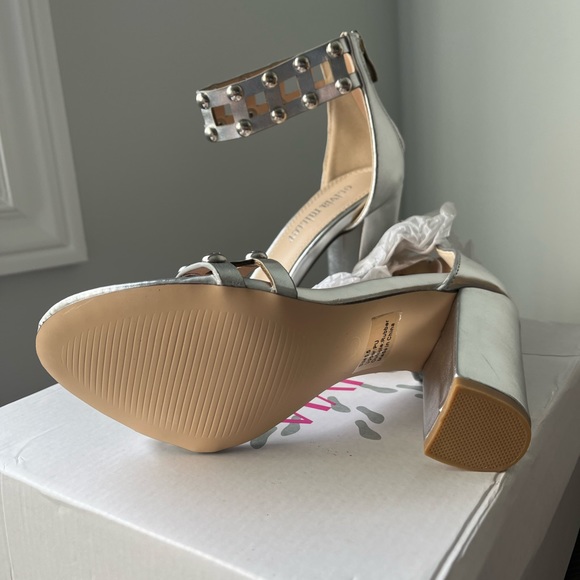 Silver Sandals with Chunky Heel - Picture 3 of 7